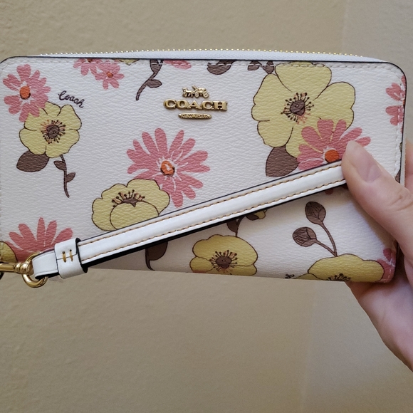 Coach Long Zip Around Wallet With Floral Cluster Print - Picture 14 of 16